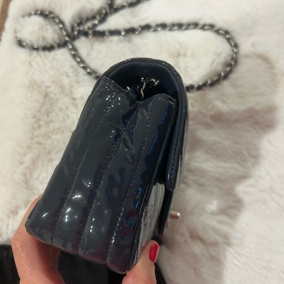 Chanel mini flap Chevron Patent Navy - Picture 15 of 16
